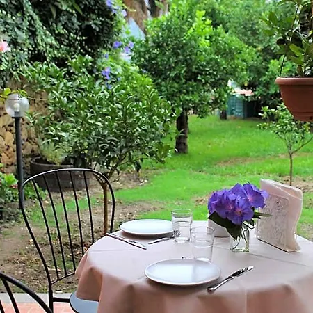 ベッド・アンド・ブレックファスト Il Giardino Degli Aranci